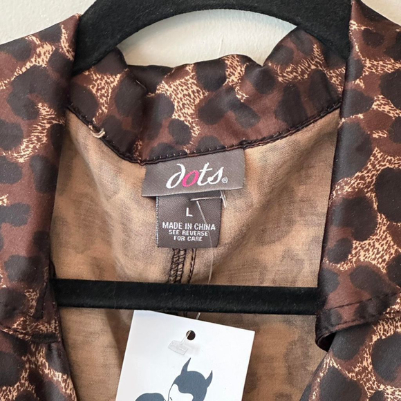 blouses - Picture 3 of 4